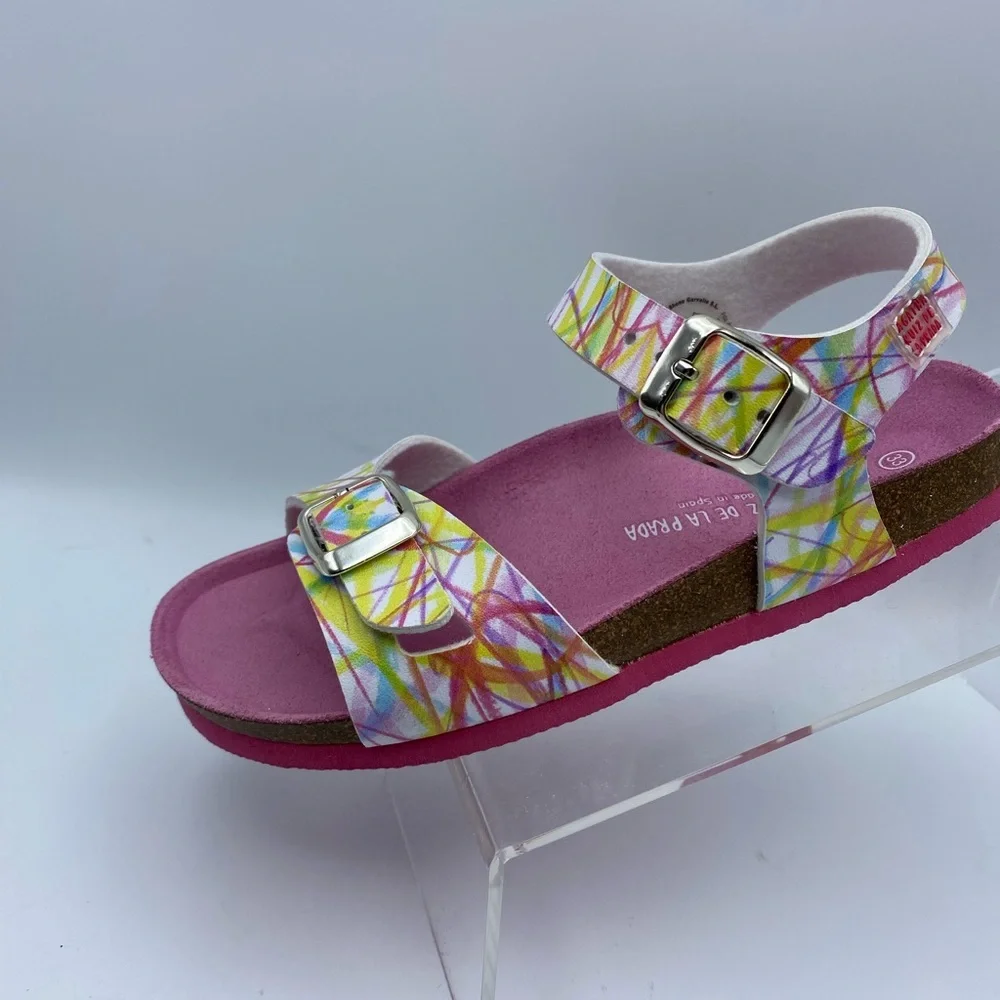 NWT. Agatha Ruiz de la Prada White/Pink Sandals. Size 2-2,5.